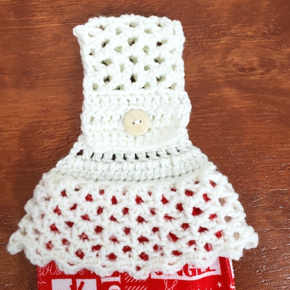 Christmas Crochet Top Kitchen Towel - Picture 2 of 4